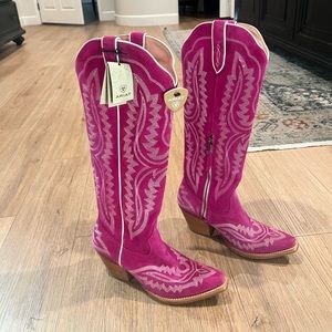 New with tags ARIAT Barbie pink tall boots size 10